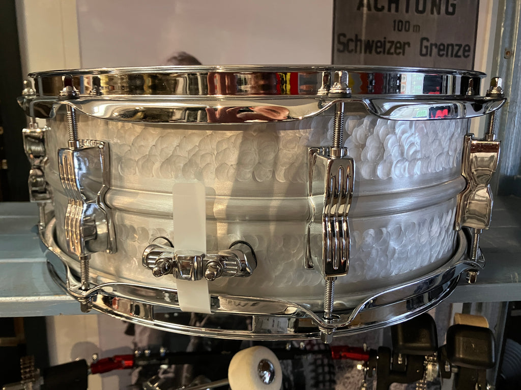 Ludwig LM404K Acrolite Hammered Aluminium 14x5 Snare Drum