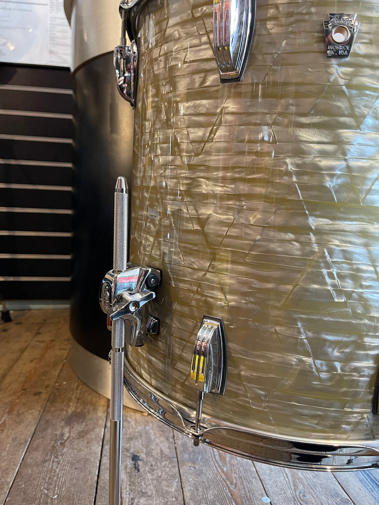 Ludwig L7342AX87WC Classic Oak Fab 22" Shell Pack Classic Olive Pearl